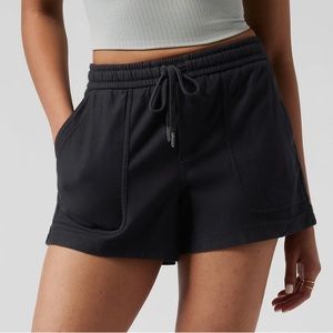 Athleta Farallon Short. Black. Size 16.
